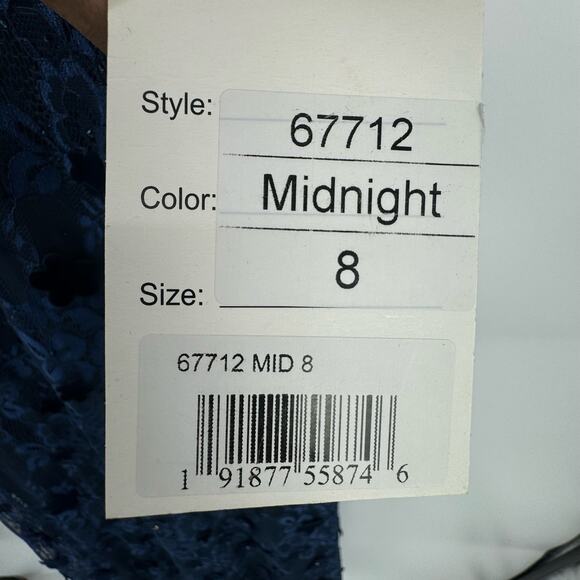 Mac Duggal 67712 Midnight Floral Appliqué Flutter Sleeve Lace Gown Size 10 NWT - Picture 12 of 12